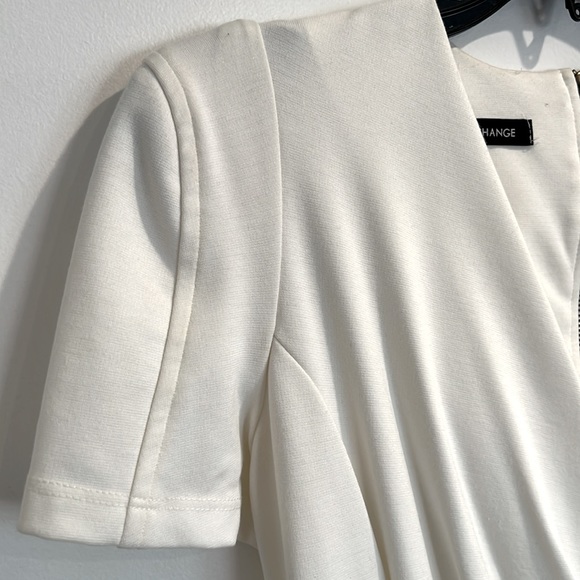 Foreign Exchange white fitted V neck mini - Picture 3 of 5